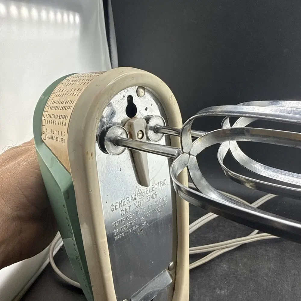 Vintage GE 12 Speed Hand Mixer Turquoise Aqua Model 37M25 MCM Electric WORKS